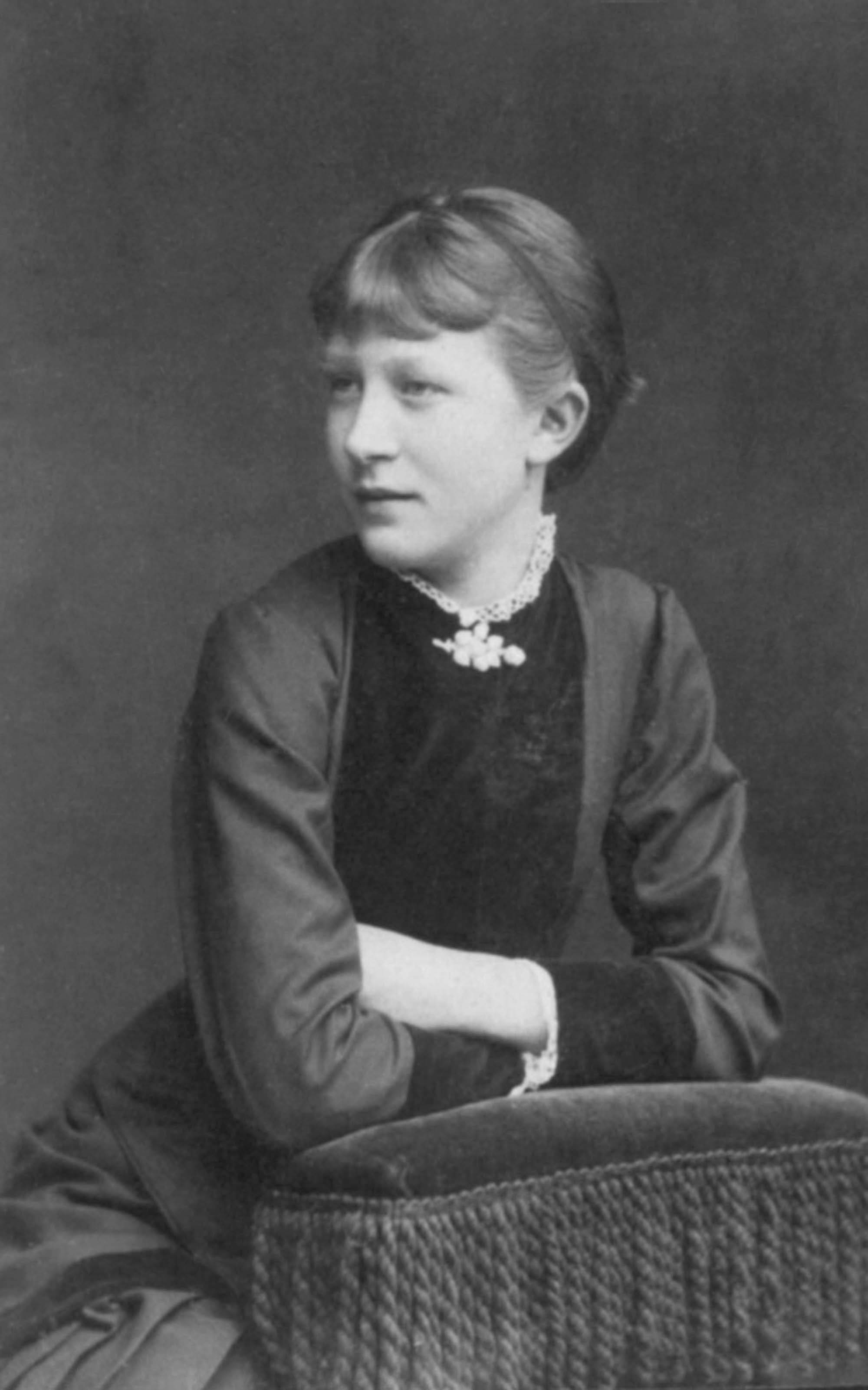 Den unge pige i Odense som Carl Nielsen var ulykkeligt forelsket i, hed Gerda Caroline Paulsen og var født den 14.3.1867. Hun var datter af teatermaleren på Odense Teater, hvor Carl Nielsen mødte hende når militærmusikken havde teatertjeneste. Den rige læderhandler var ni år ældre end den unge militærmusiker og hed Wiggo Sophus Dreyer. Af Gerda Dreyers brev til Carl Nielsen den 21.7.1930 kan vi se at han samme sommer havde besøgt Gerda og Wiggo i Odense. (Privateje).