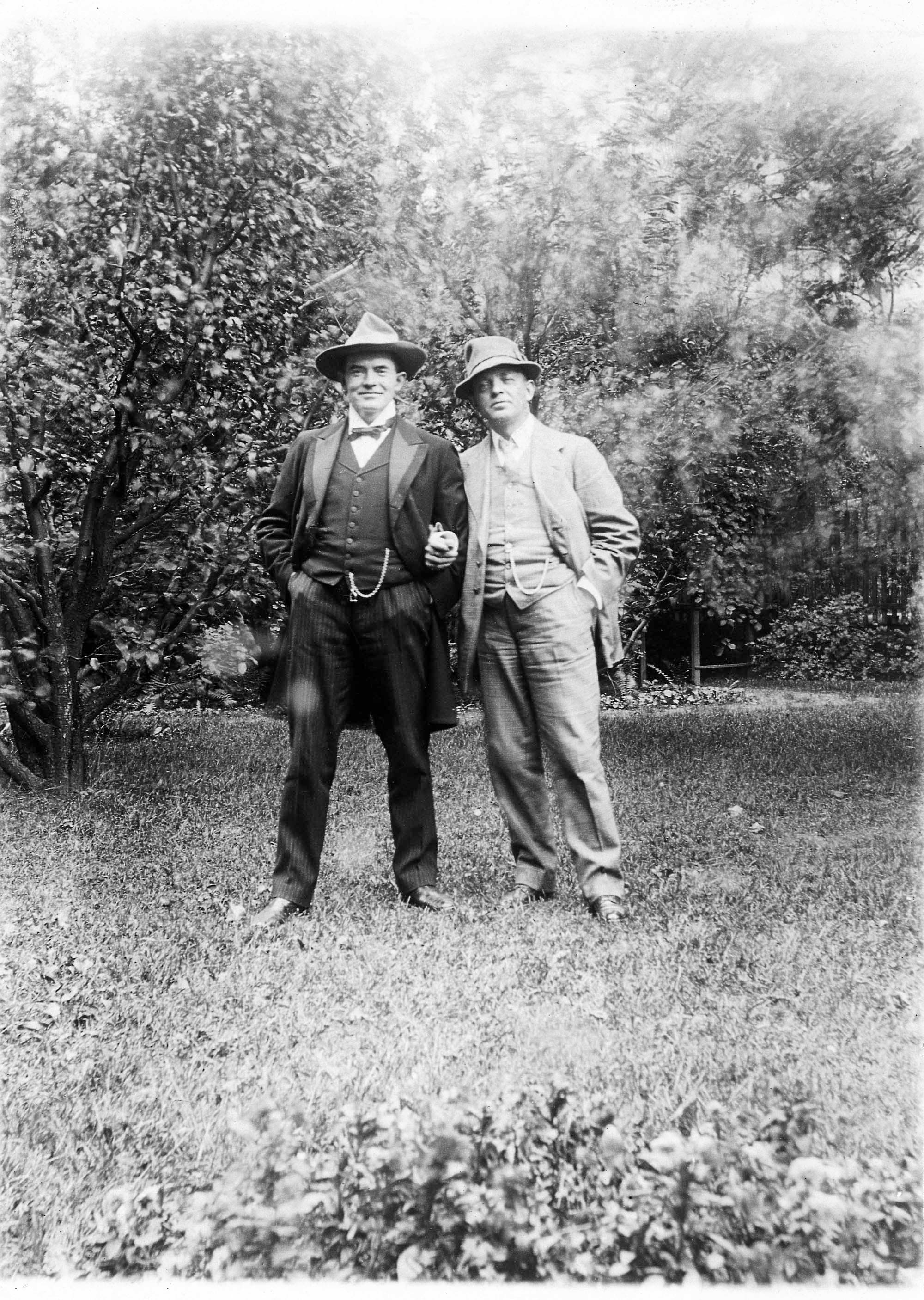 Johannes Nielsen, 1870-1935, skuespiller, 1908-1912 direktør for Folketeatret, og Carl Nielsen.