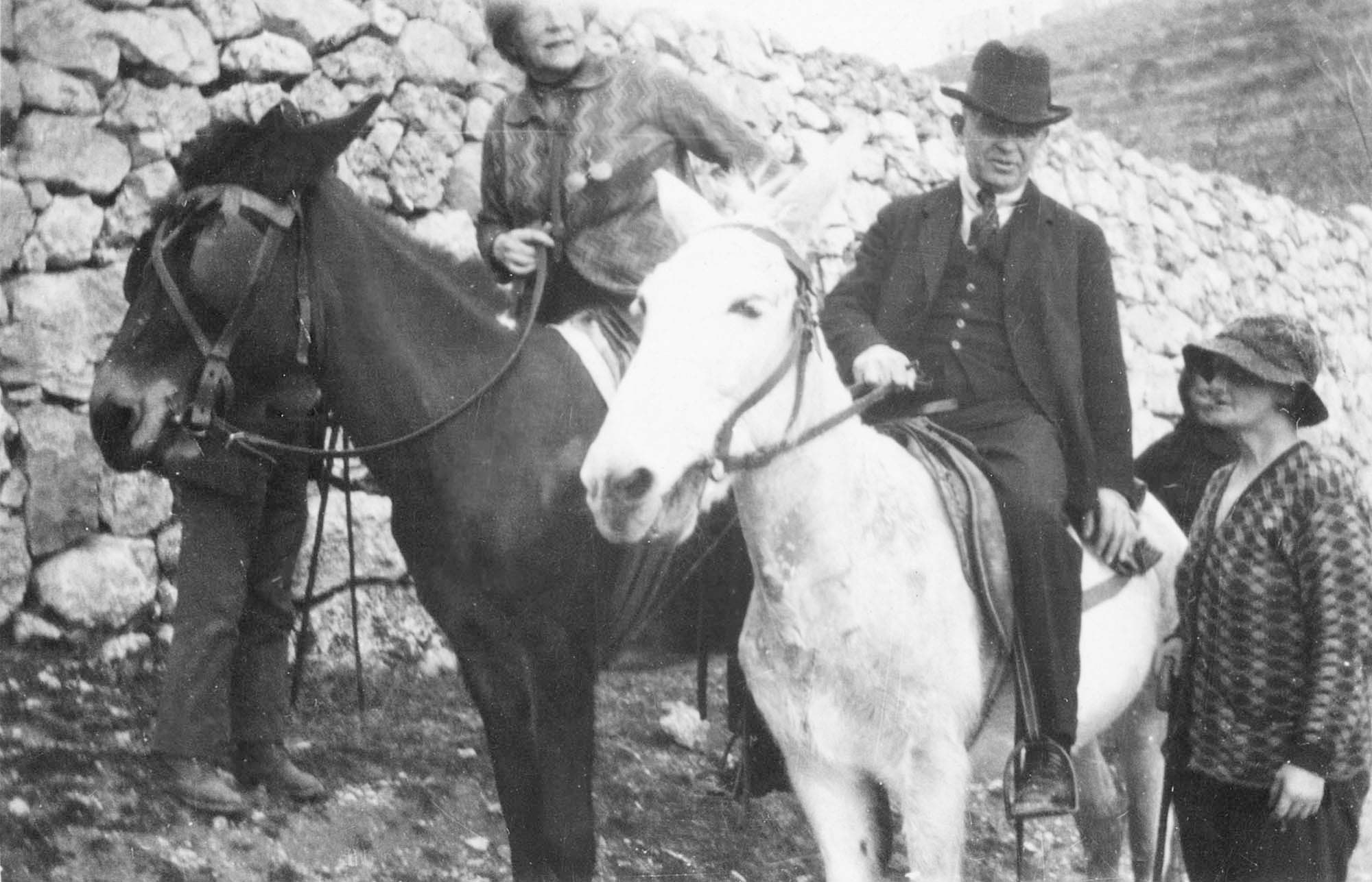 Fra turen til Sainte-Agnès, til højre Margrete Rosenberg.