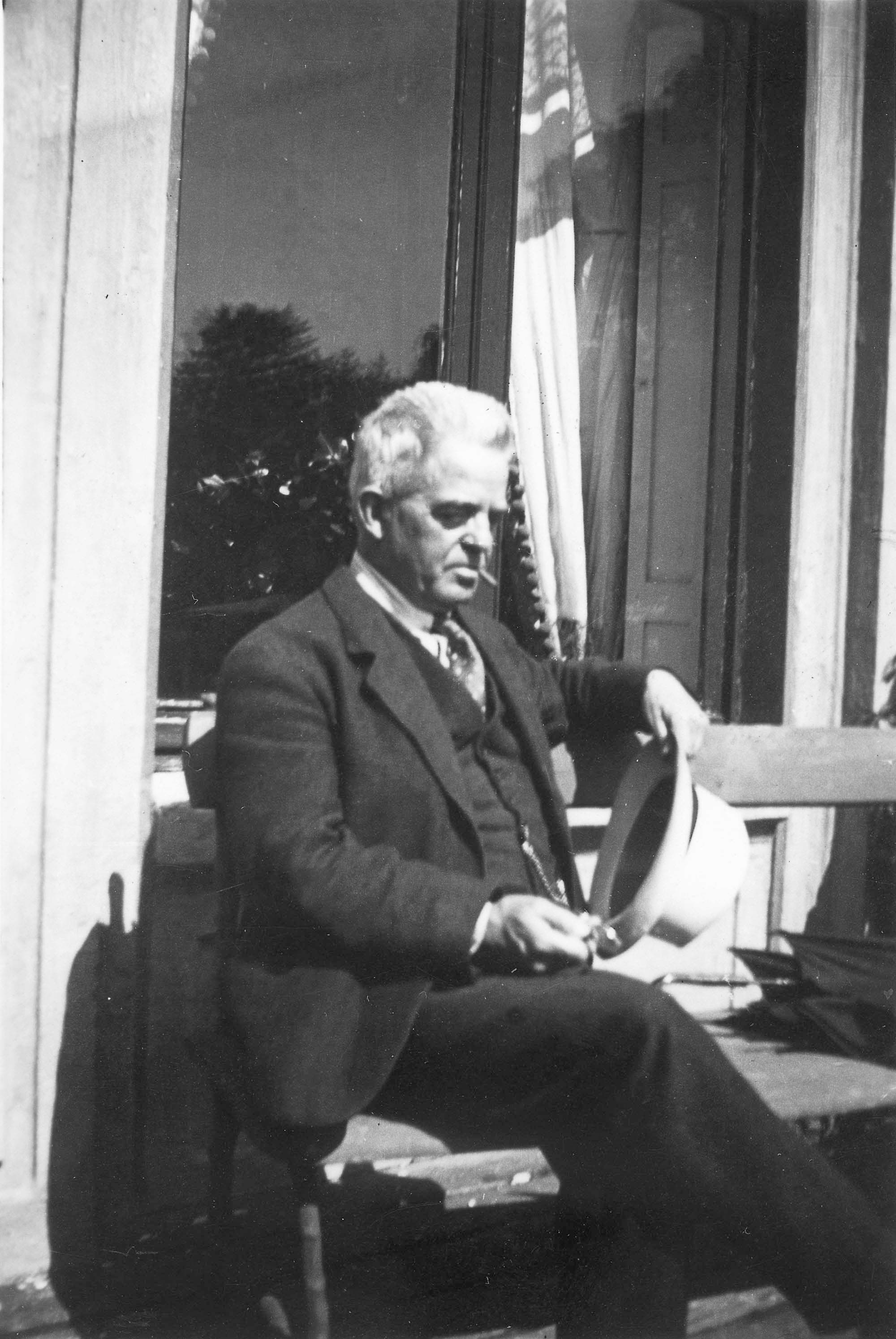 Dette og næste billede: På Damgaards terrasse.