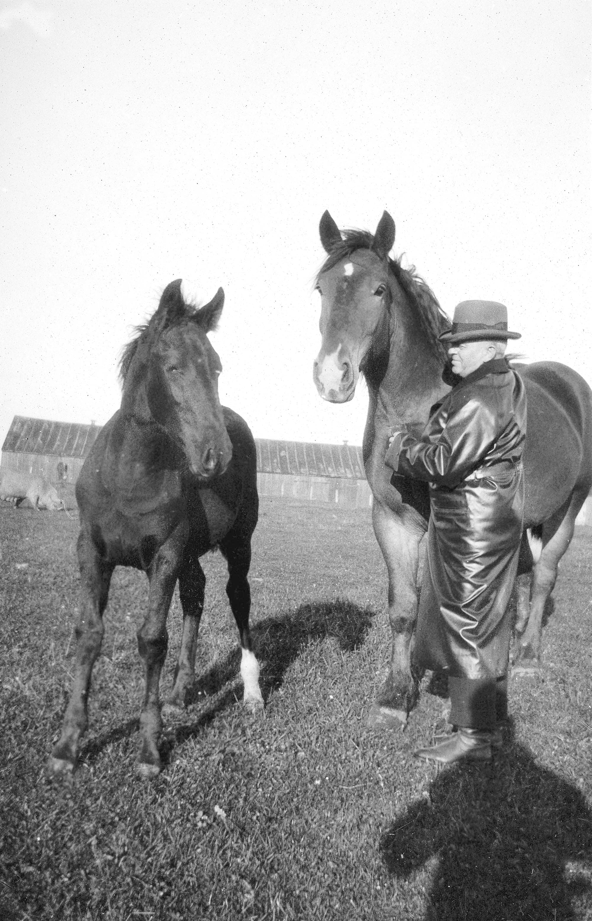 Dette og næste billede: Med Irmelin, formentlig fra turen til Algestrup og Odsherred 12.-14.9.1931.