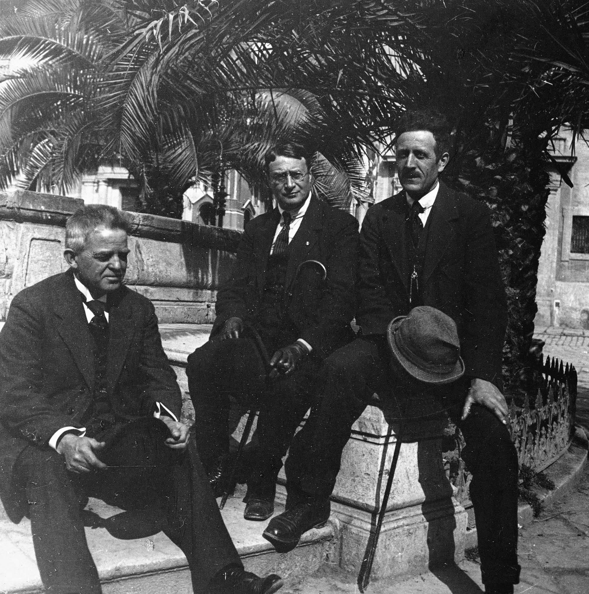 Fra venstre Carl Nielsen og Carl Bratli. Valencia.