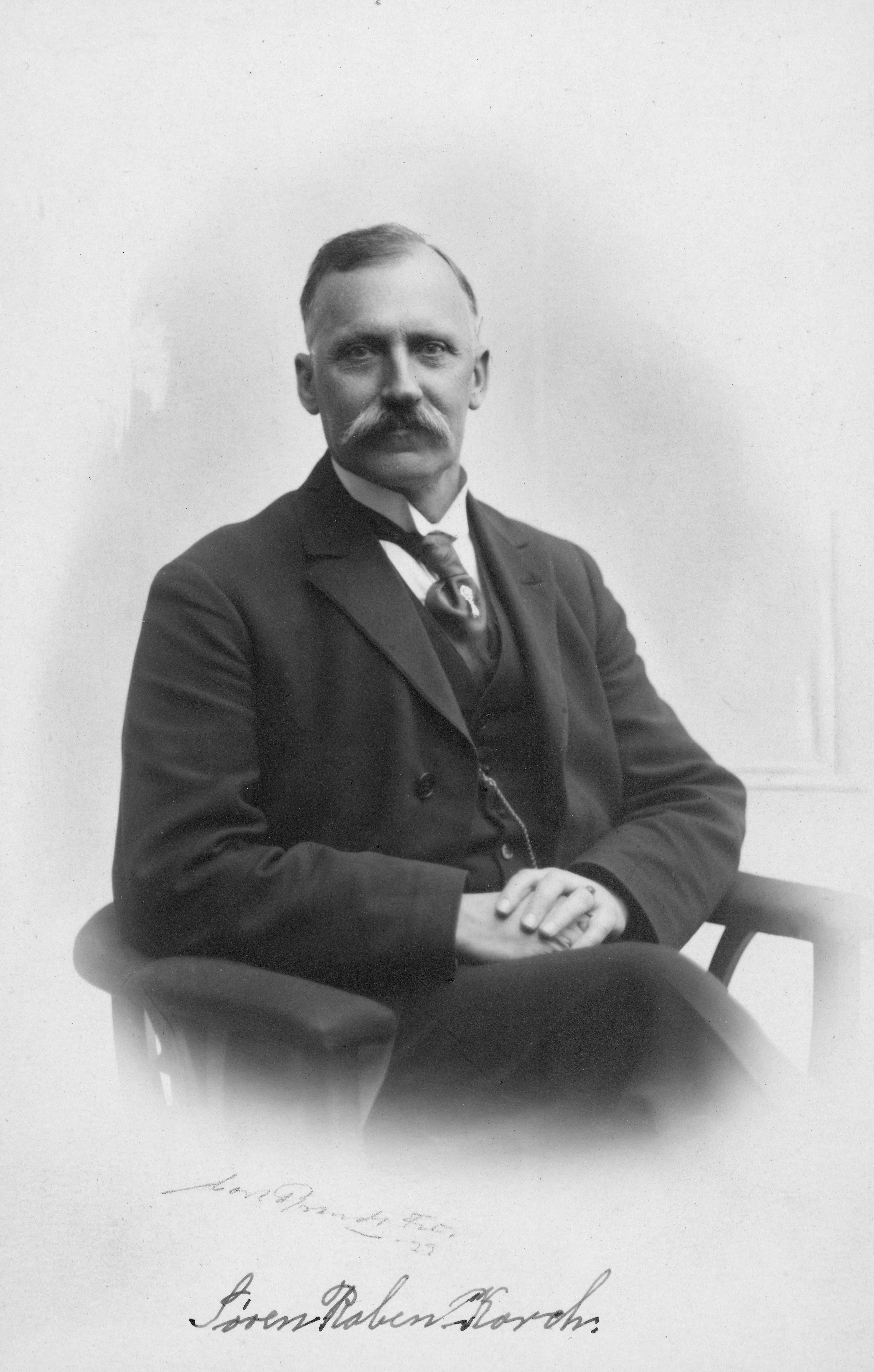 Søren Peter Raben-Korch, 26.9.1869-20.8.1957, fotograferet i Odense 1929.