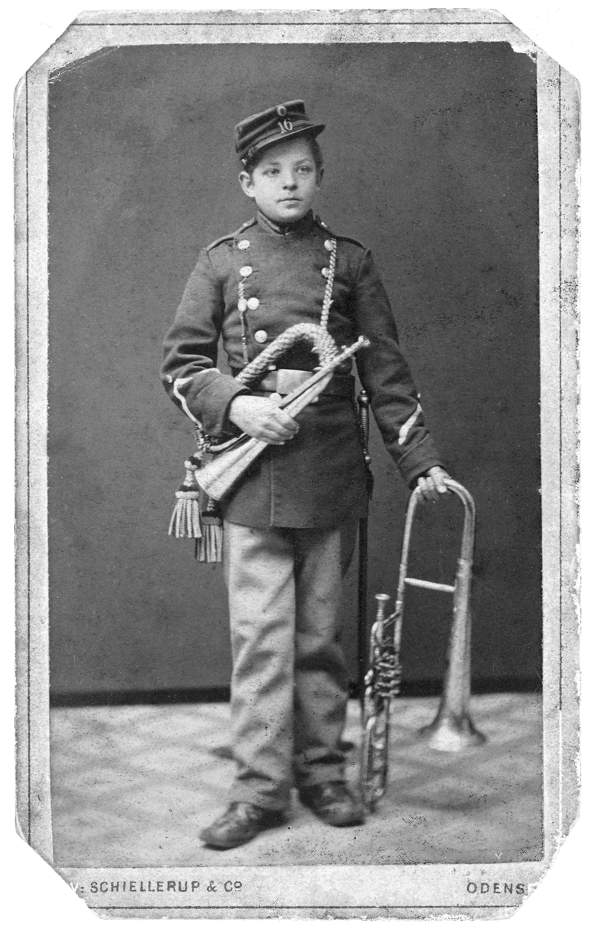 Dette og næste: De to ungdomsbilleder som Carl Nielsen sender Julerosens redaktør med brev nr. 398.