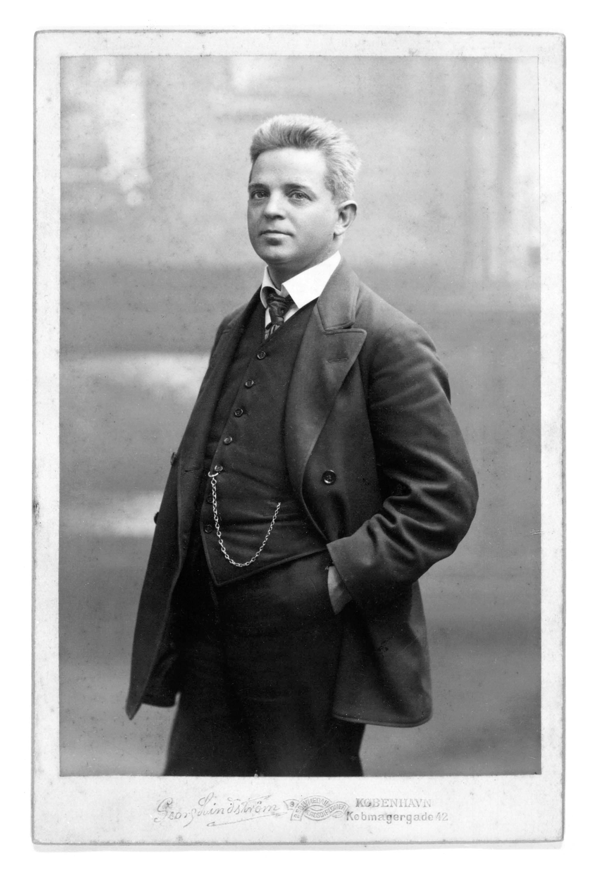 Dette og næste billede: Carl Nielsen fotograferet af Georg Lindström, 1910.